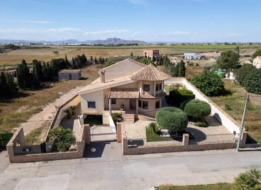 4 slaapkamer Villa te koop in Los Alcazares met zwembad garage - € 935.000 (Ref: 10116090)