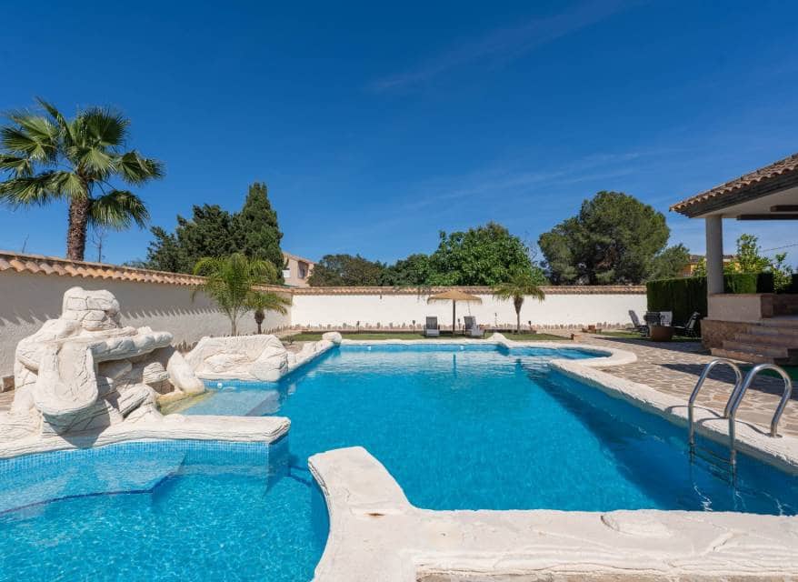 4 slaapkamer Villa te koop in Los Alcazares met zwembad garage - € 935.000 (Ref: 10116090)