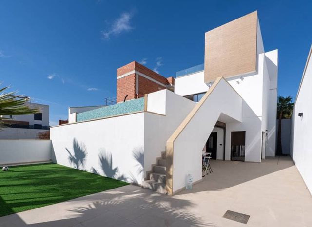 4 Zimmer Villa zu verkaufen in Algorfa mit Pool Garage - 699.000 € (Ref: 10116091)