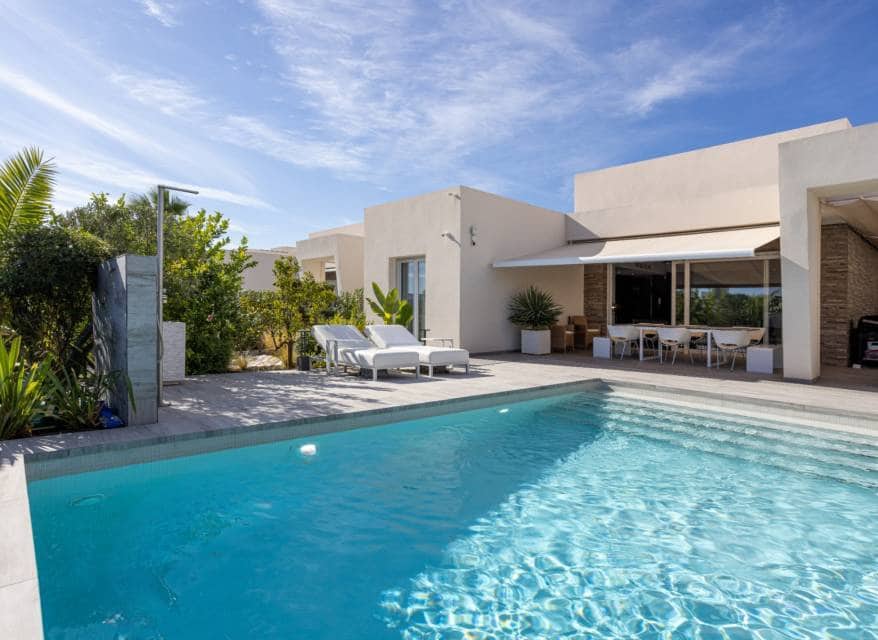 2 bedroom Villa for sale in Algorfa with pool - € 540,000 (Ref: 10116093)
