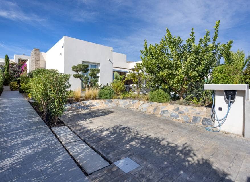 2 bedroom Villa for sale in Algorfa with pool - € 540,000 (Ref: 10116093)