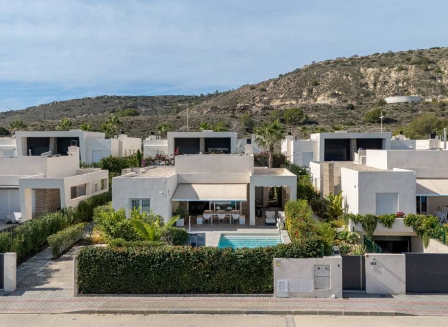 2 bedroom Villa for sale in Algorfa with pool - € 540,000 (Ref: 10116093)