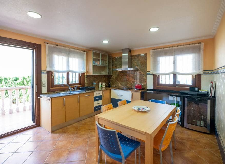 5 sypialnia Willa na sprzedaż w Los Alcazares z basenem garażem - 2 150 000 € (Ref: 10183587)