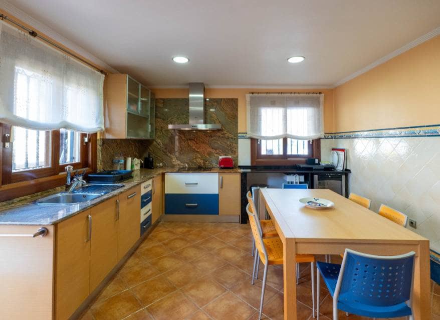 5 sypialnia Willa na sprzedaż w Los Alcazares z basenem garażem - 2 150 000 € (Ref: 10183587)