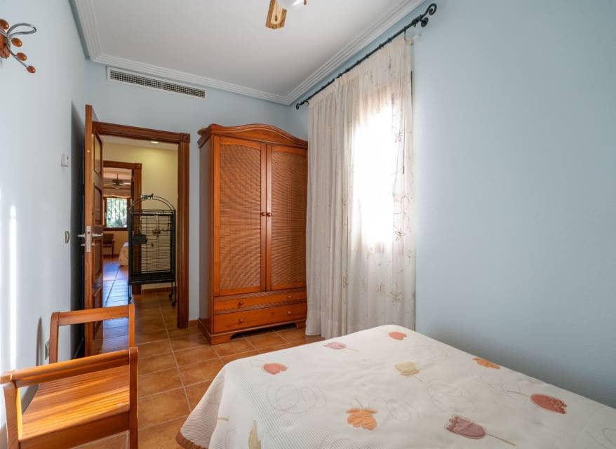 5 sypialnia Willa na sprzedaż w Los Alcazares z basenem garażem - 2 150 000 € (Ref: 10183587)