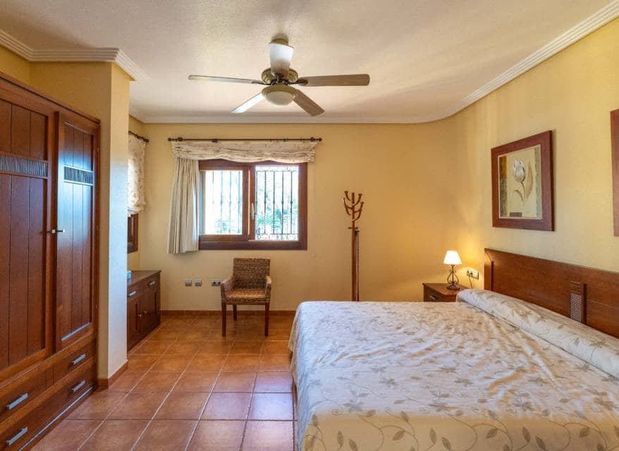 5 sypialnia Willa na sprzedaż w Los Alcazares z basenem garażem - 2 150 000 € (Ref: 10183587)