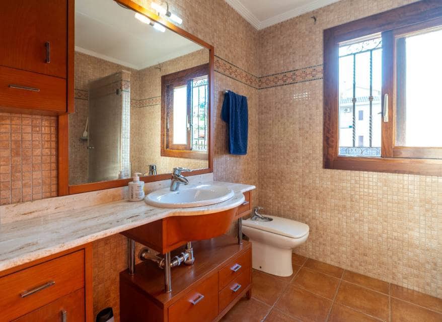 5 sypialnia Willa na sprzedaż w Los Alcazares z basenem garażem - 2 150 000 € (Ref: 10183587)