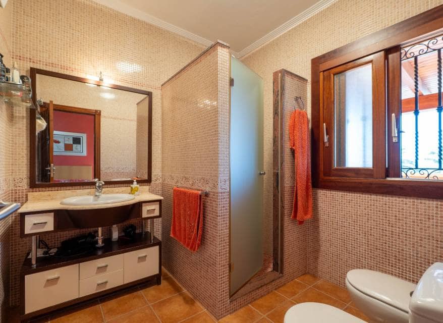 5 sypialnia Willa na sprzedaż w Los Alcazares z basenem garażem - 2 150 000 € (Ref: 10183587)