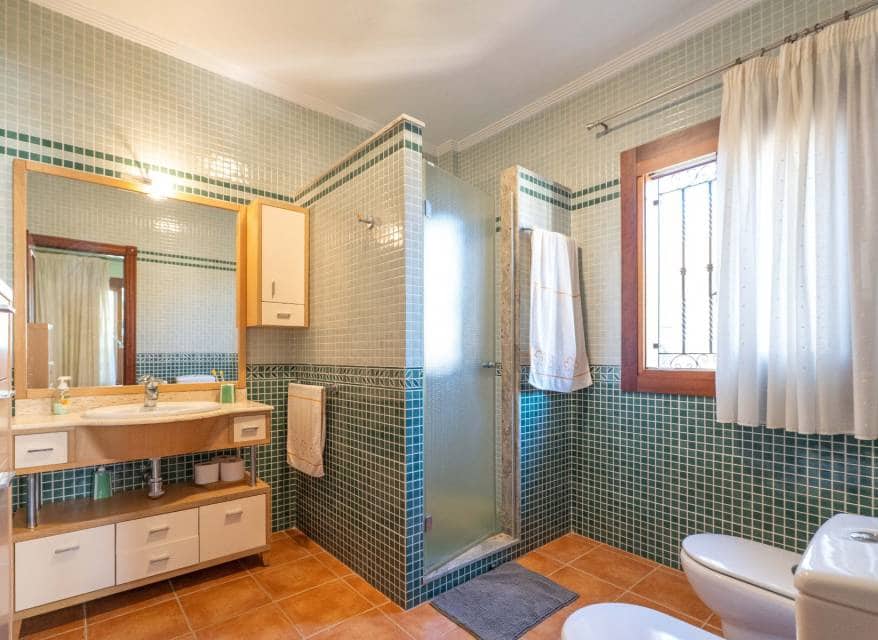 5 sypialnia Willa na sprzedaż w Los Alcazares z basenem garażem - 2 150 000 € (Ref: 10183587)