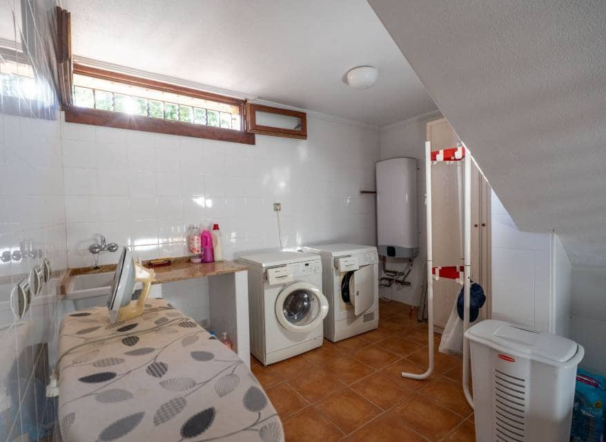 5 sypialnia Willa na sprzedaż w Los Alcazares z basenem garażem - 2 150 000 € (Ref: 10183587)