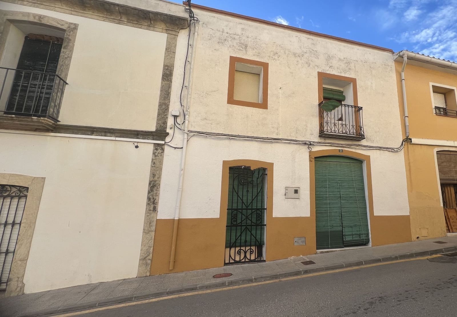 6 soveværelse Byhus til salg i Sagra - € 179.000 (Ref: 8046117)