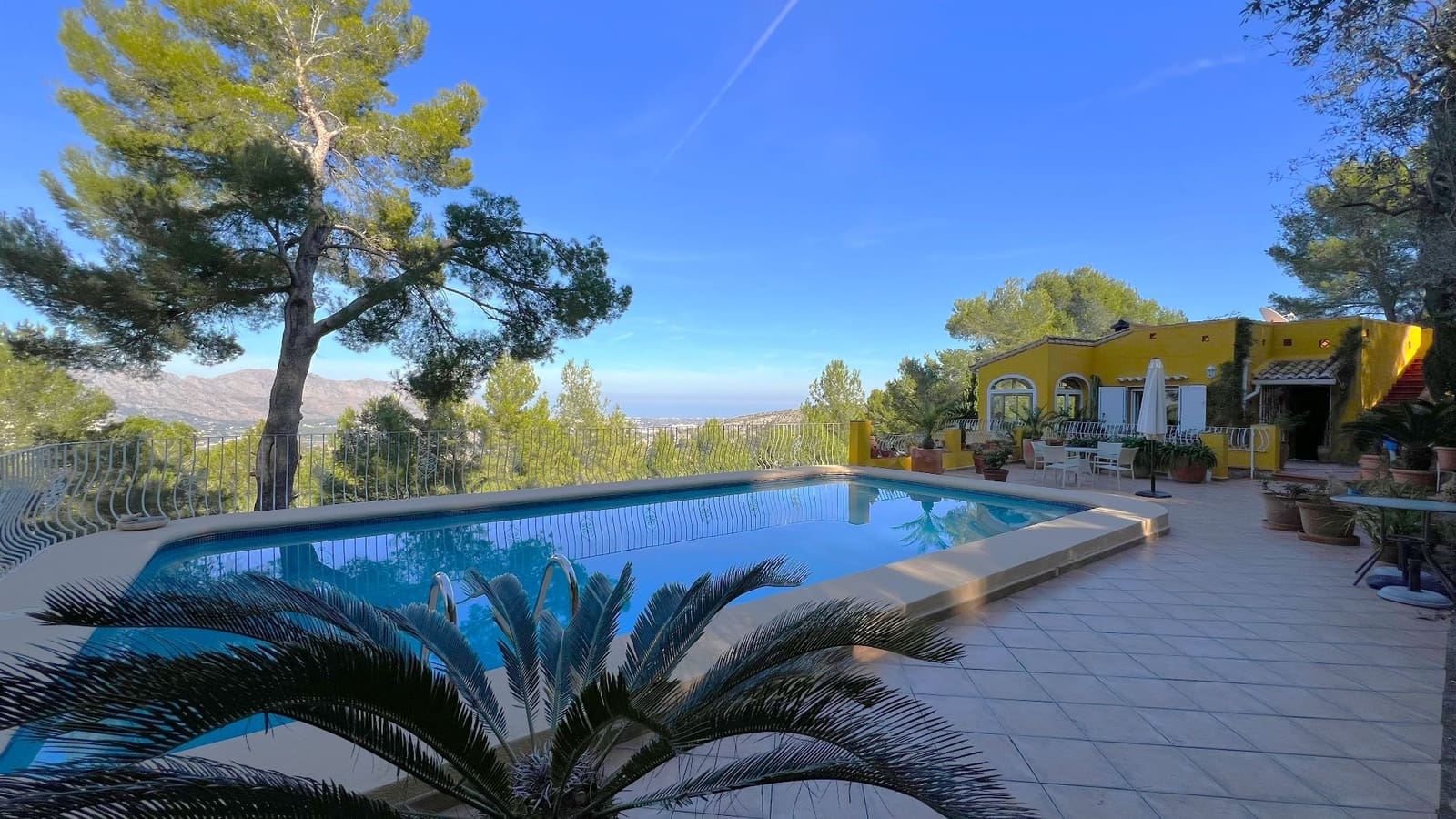 4 soveværelse Villa til salg i Benidoleig med swimmingpool garage - € 465.000 (Ref: 8052398)