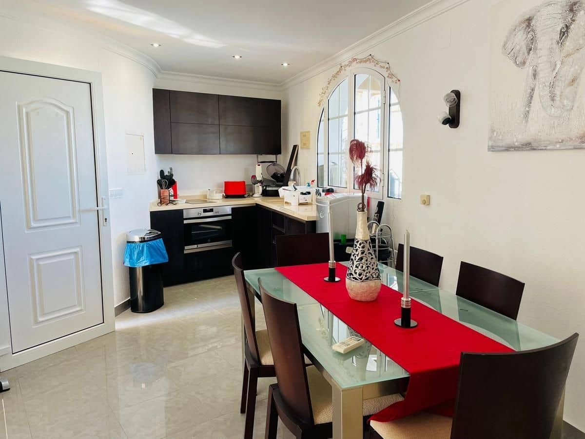 4 bedroom Villa for sale in Denia with pool garage - € 585,000 (Ref: 8590325)