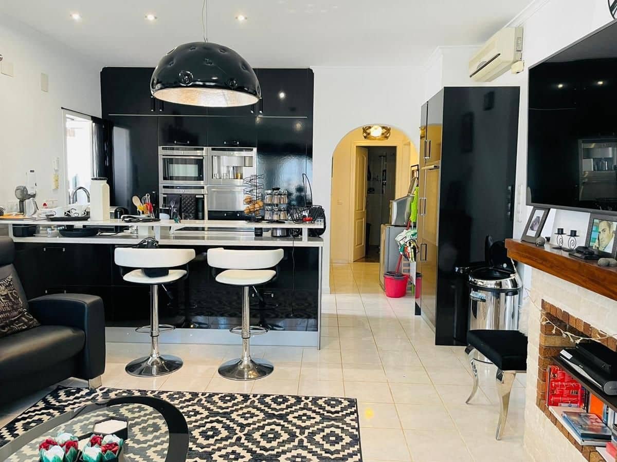 4 bedroom Villa for sale in Denia with pool garage - € 585,000 (Ref: 8590325)