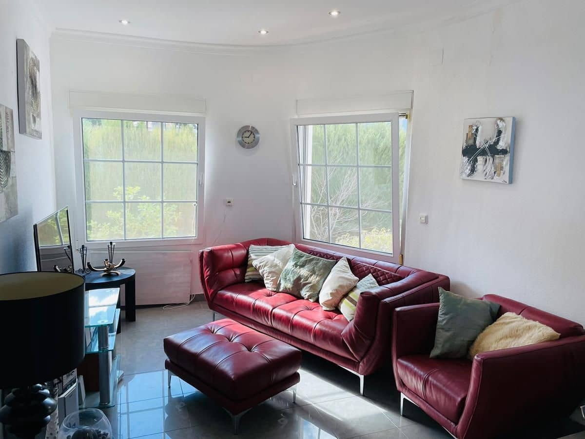 4 bedroom Villa for sale in Denia with pool garage - € 585,000 (Ref: 8590325)