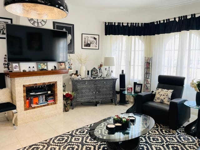 Chalet de 4 habitaciones en Dénia en venta con piscina garaje - 585.000 € (Ref: 8590325)