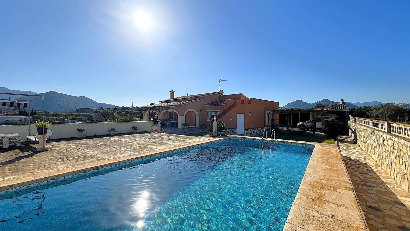 3 soveværelse Villa til salg i La Xara med swimmingpool garage - € 850.000 (Ref: 8789108)