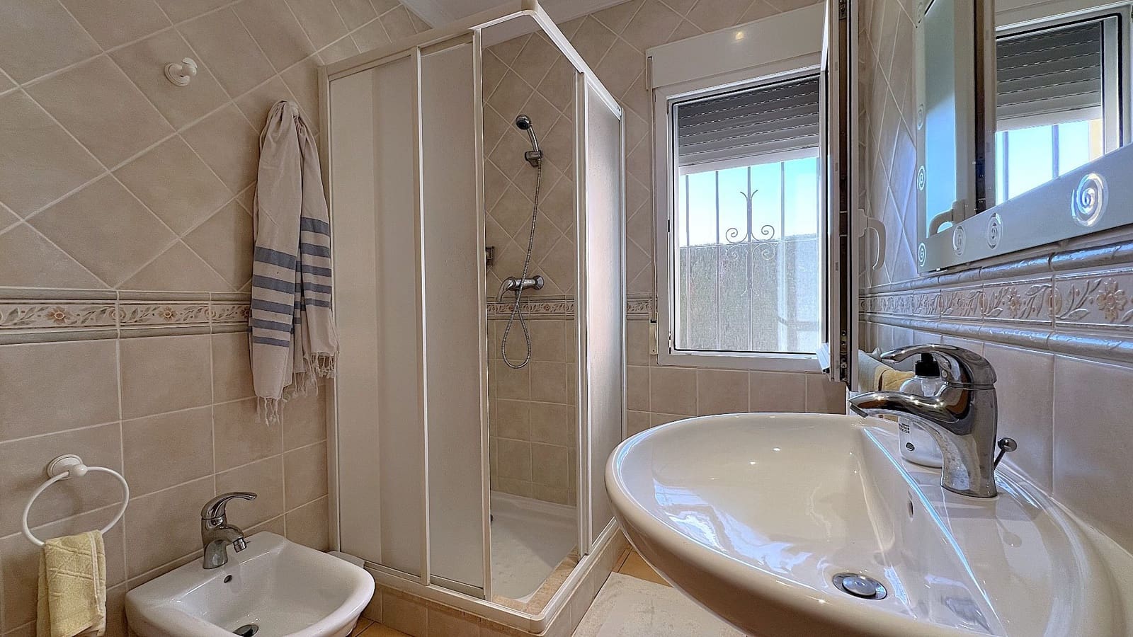 3 soveværelse Villa til salg i La Xara med swimmingpool garage - € 850.000 (Ref: 8789108)