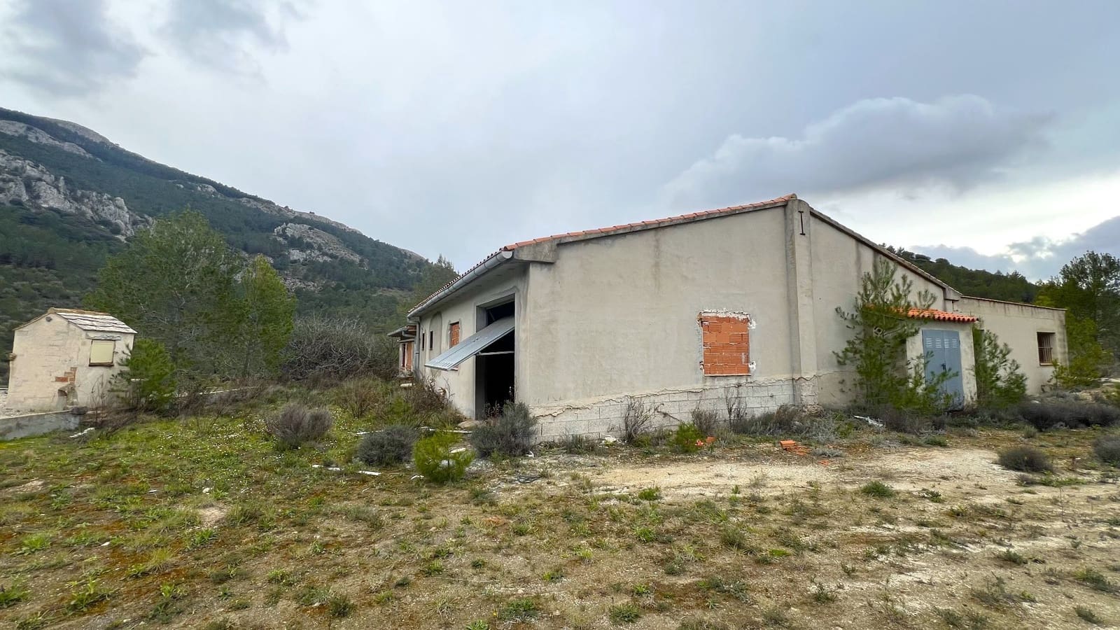 3 bedroom Villa for sale in Castell de Castells with garage - € 250,000 (Ref: 8866906)