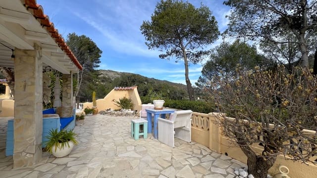 5 bedroom Villa for sale in Castell de Castells with pool garage - € 570,000 (Ref: 8899752)