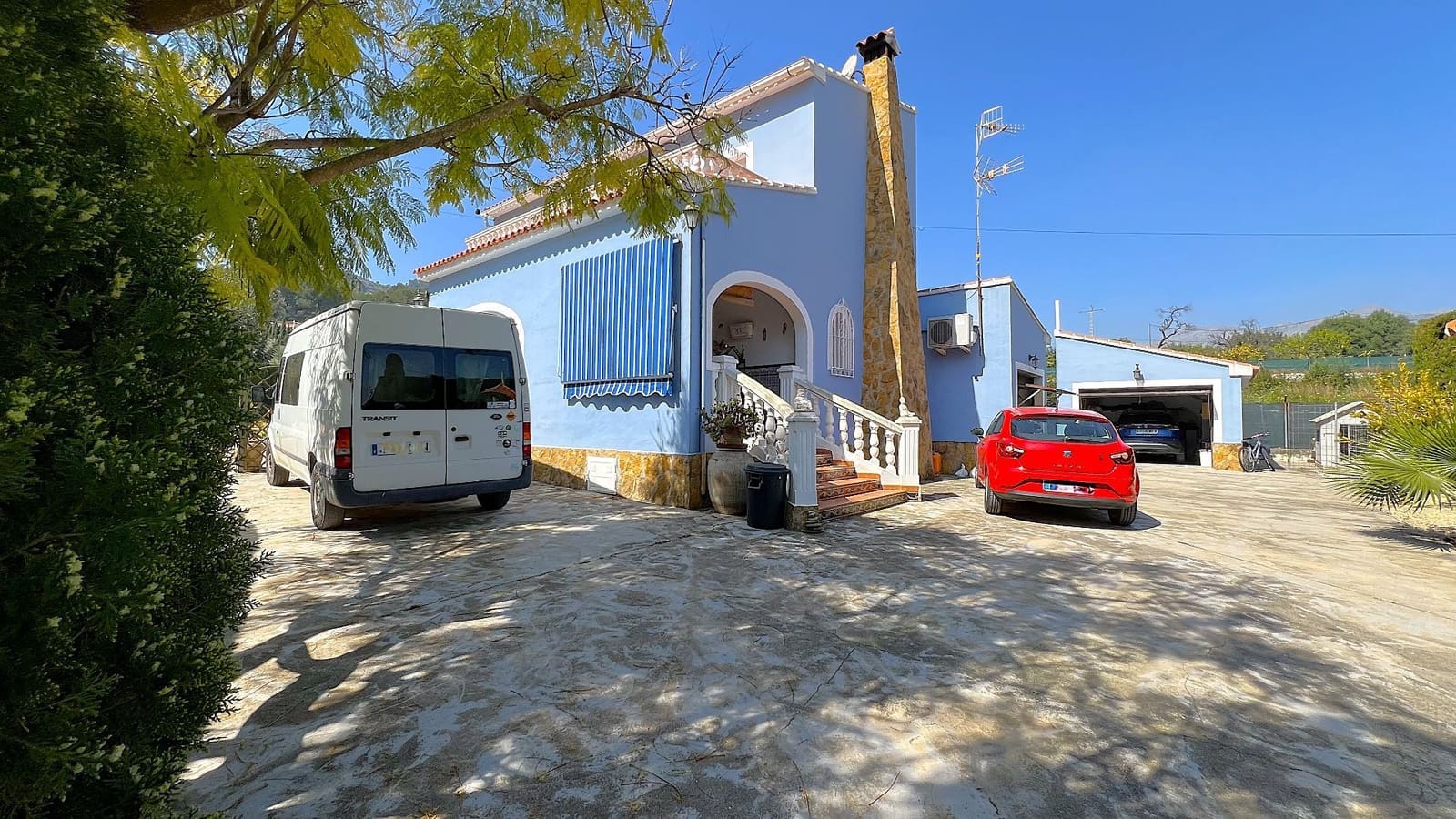 4 soveværelse Villa til salg i Orba med swimmingpool garage - € 696.800 (Ref: 8928416)