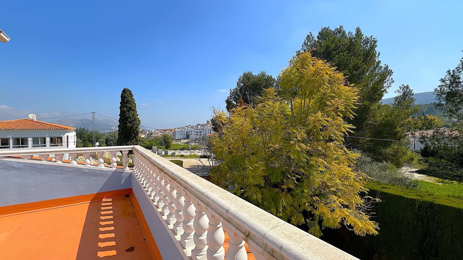 4 soveværelse Villa til salg i Orba med swimmingpool garage - € 696.800 (Ref: 8928416)