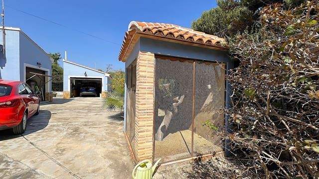 4 bedroom Villa for sale in Orba with pool garage - € 696,800 (Ref: 8928416)