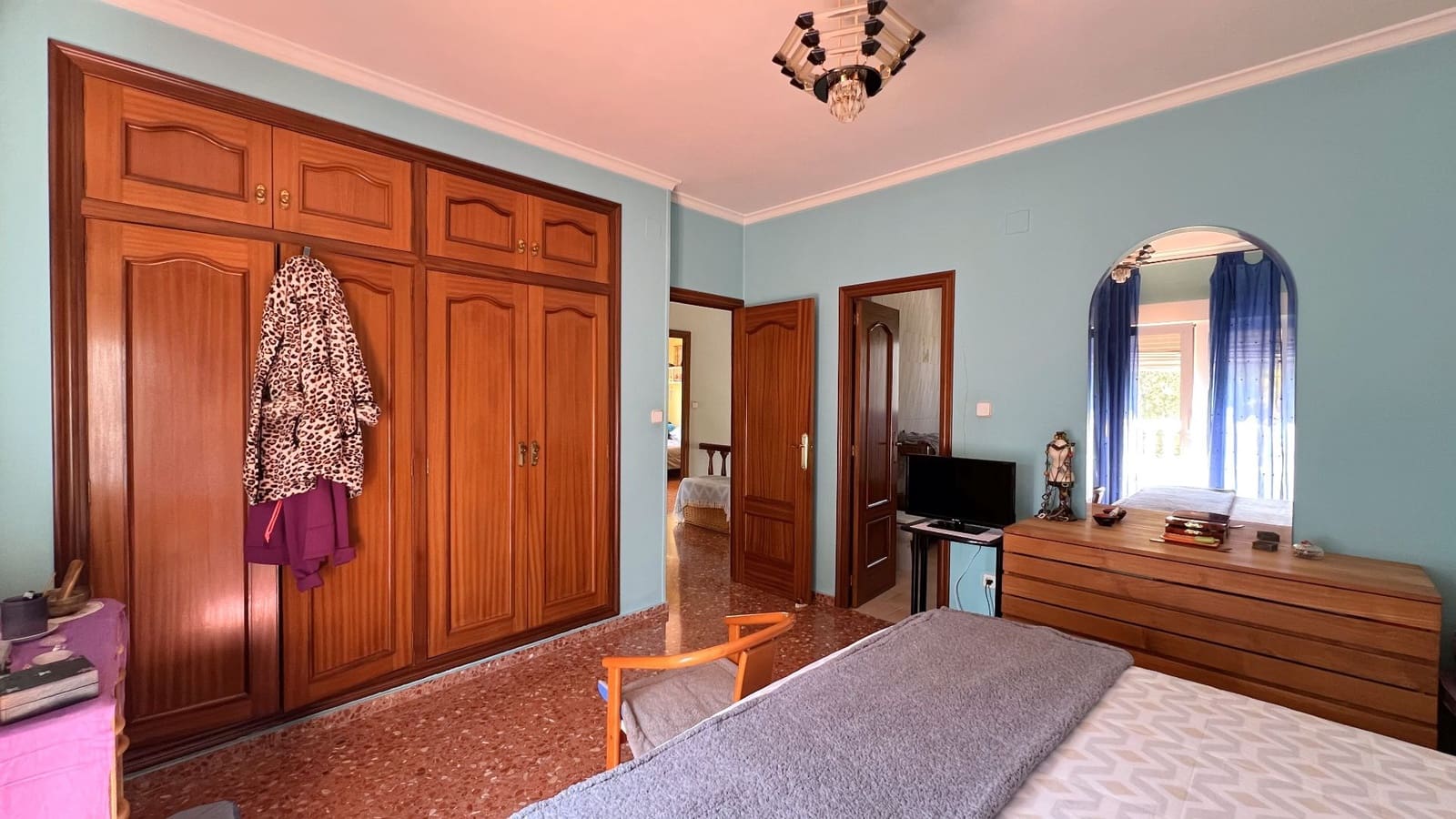 4 soveværelse Villa til salg i Orba med swimmingpool garage - € 696.800 (Ref: 8928416)