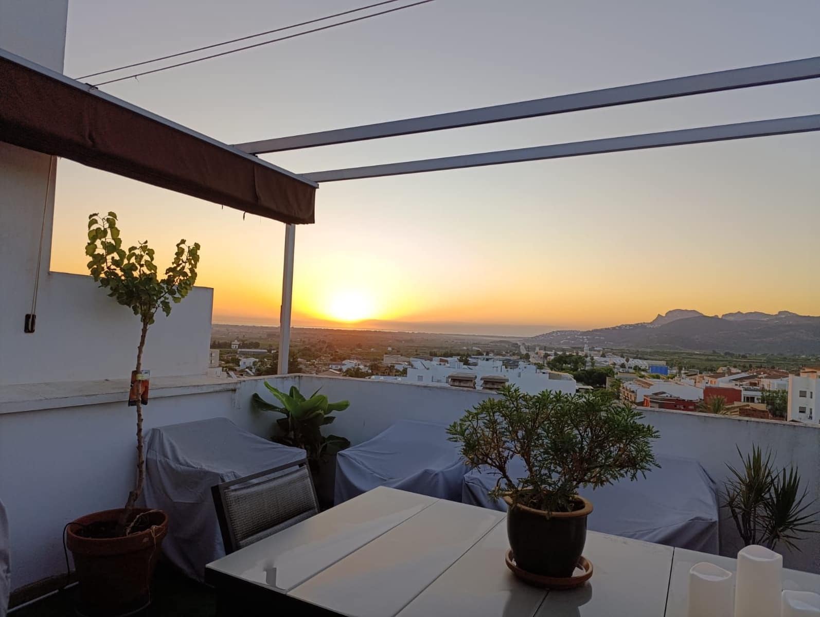 3 sypialnia Penthouse na sprzedaż w Pego z basenem garażem - 375 000 € (Ref: 9124577)