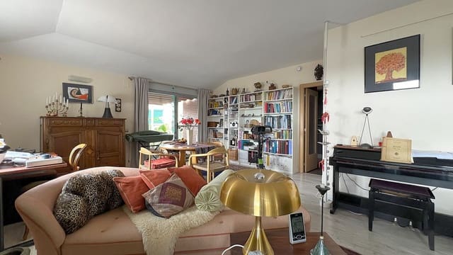 3 sypialnia Penthouse na sprzedaż w Pego z basenem garażem - 375 000 € (Ref: 9124577)