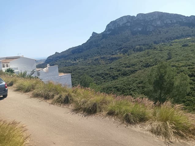 Grunde uden byggetilladelser til salg i Dénia - € 85.000 (Ref: 9508252)