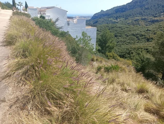 Grunde uden byggetilladelser til salg i Dénia - € 85.000 (Ref: 9508252)
