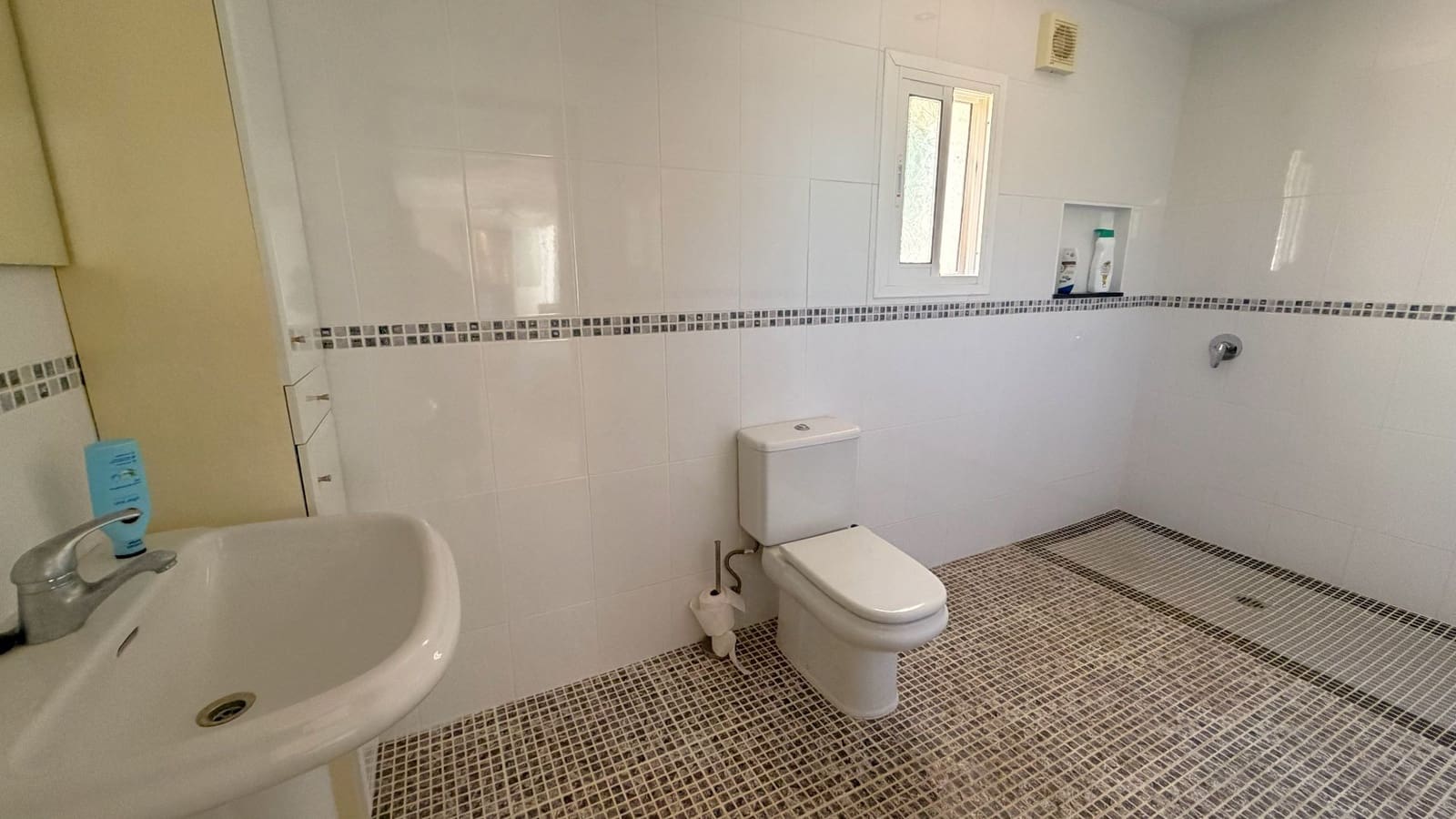4 soverom Villa til salgs i Benidoleig med svømmebasseng garasje - € 650 000 (Ref: 9850916)