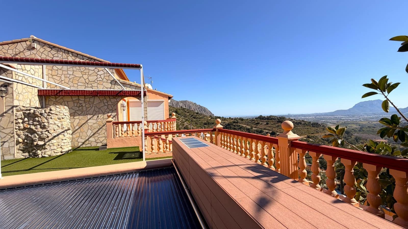 5 bedroom Villa for sale in Sanet i Negrals with pool garage - € 595,000 (Ref: 9909976)