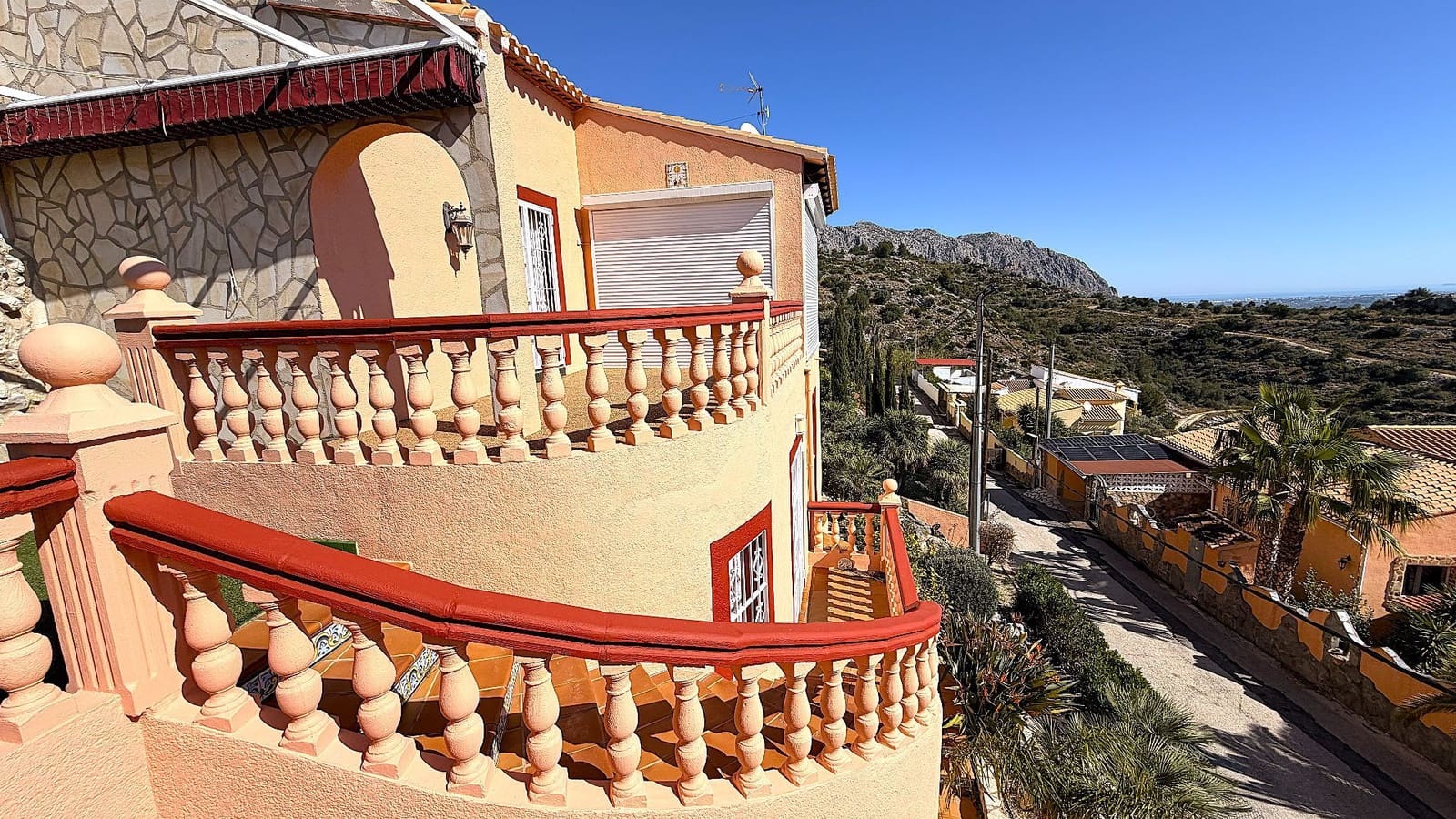 5 bedroom Villa for sale in Sanet i Negrals with pool garage - € 595,000 (Ref: 9909976)
