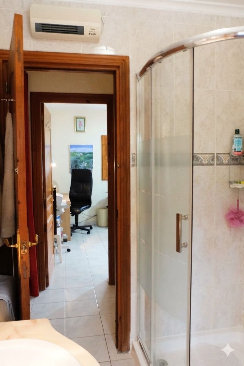 4 camera da letto Villa in vendita in Sanet i Negrals con piscina garage - 450.000 € (Rif: 9998023)