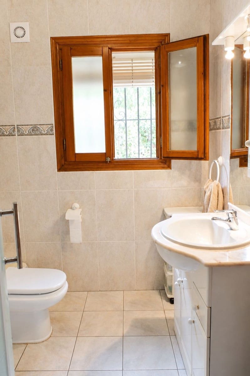 4 camera da letto Villa in vendita in Sanet i Negrals con piscina garage - 450.000 € (Rif: 9998023)