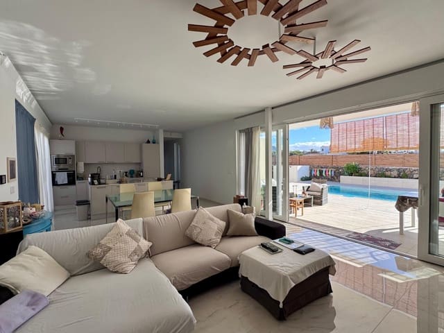 3 bedroom Villa for sale in Lajares, La Oliva with pool - € 1,080,000 (Ref: 10017019)