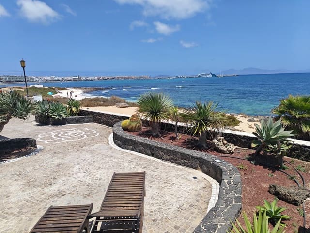 4 makuuhuone Huvila myytävänä paikassa Corralejo, La Oliva - 1 750 000 € (Ref: 10017020)