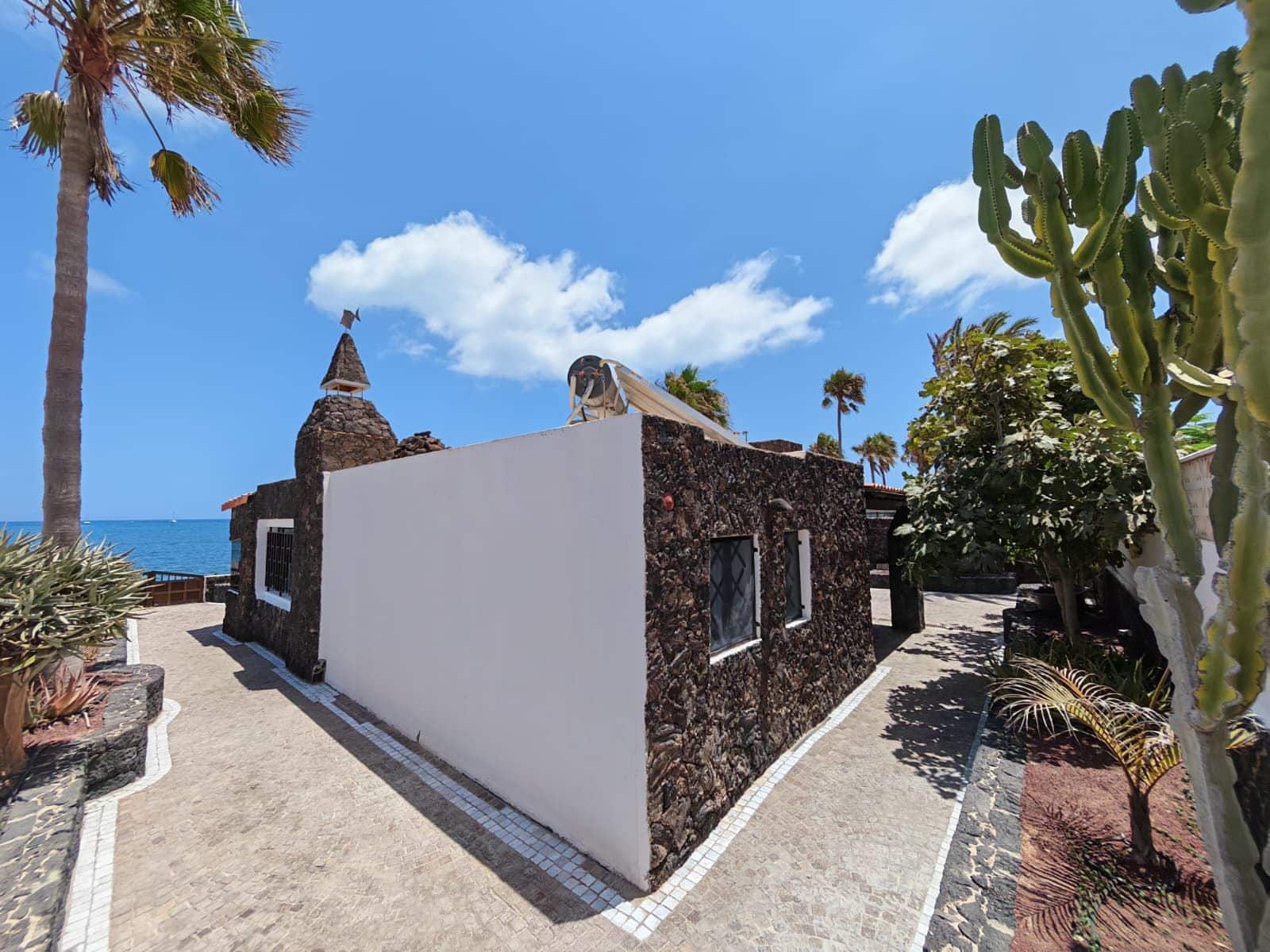 4 makuuhuone Huvila myytävänä paikassa Corralejo mukana 
autotalli - 1 750 000 € (Ref: 10017020)