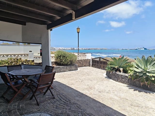 4 makuuhuone Huvila myytävänä paikassa Corralejo, La Oliva - 1 750 000 € (Ref: 10017020)
