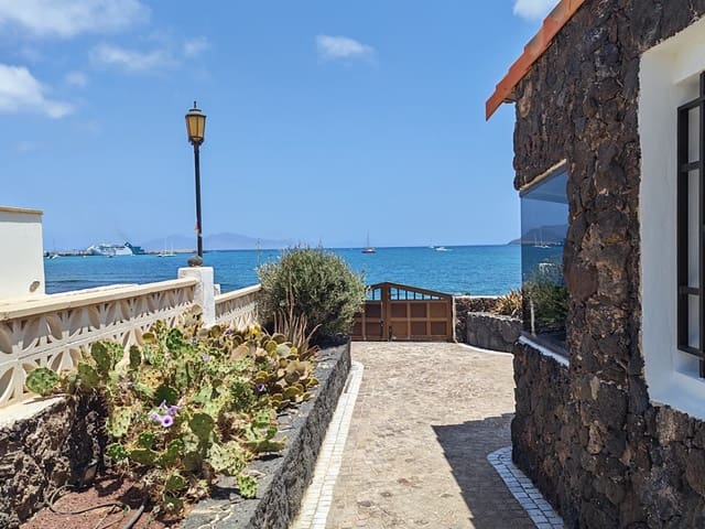 4 makuuhuone Huvila myytävänä paikassa Corralejo, La Oliva - 1 750 000 € (Ref: 10017020)