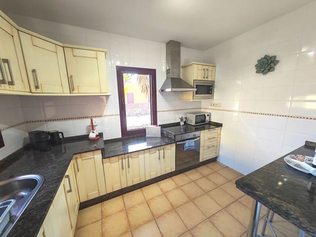 2 camera da letto Villa in vendita in Corralejo, La Oliva con piscina garage - 299.000 € (Rif: 10042459)