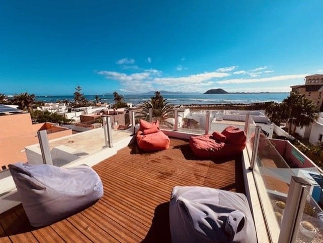 5 soveværelse Villa til salg i Corralejo, La Oliva med swimmingpool garage - € 1.495.000 (Ref: 8553662)