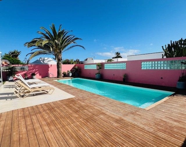 5 soveværelse Villa til salg i Corralejo med swimmingpool garage - € 1.495.000 (Ref: 8553662)