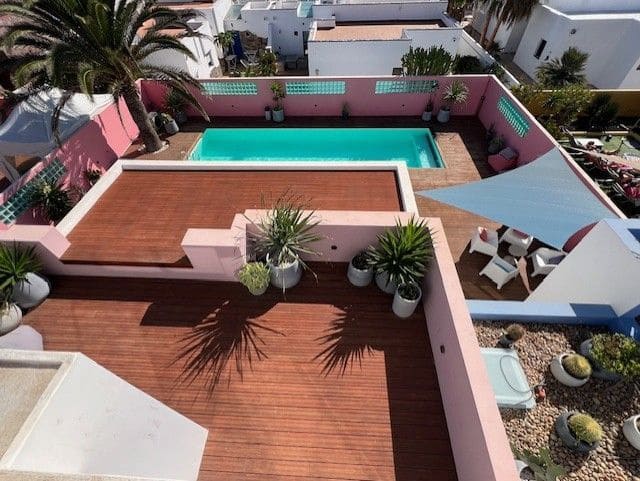 5 soveværelse Villa til salg i Corralejo med swimmingpool garage - € 1.495.000 (Ref: 8553662)