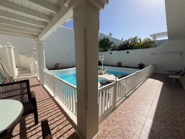 3 quarto Moradia para venda em Corralejo, La Oliva com piscina - 549 000 € (Ref: 8564525)