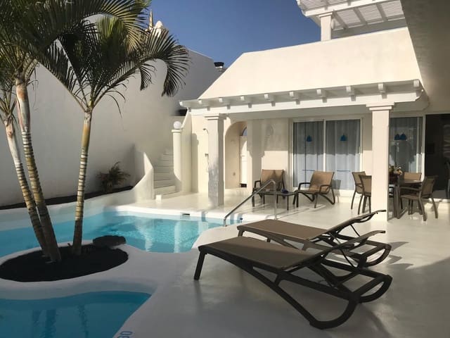 3 sypialnia Willa na sprzedaż w Corralejo, La Oliva z basenem - 549 000 € (Ref: 8564525)