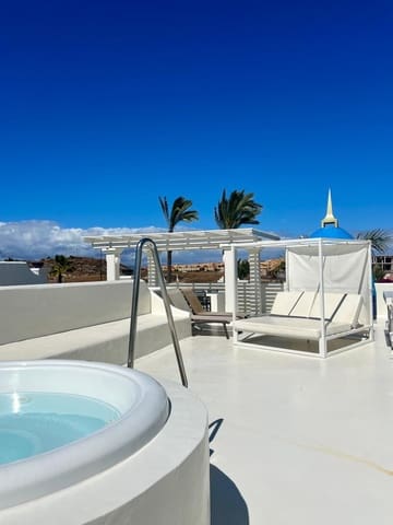 3 bedroom Villa for sale in Corralejo, La Oliva with pool - € 549,000 (Ref: 8564525)