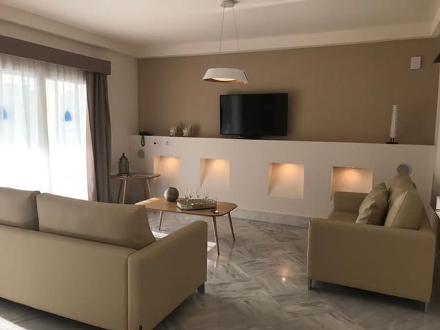 3 bedroom Villa for sale in Corralejo, La Oliva with pool - € 549,000 (Ref: 8564525)